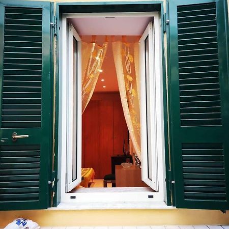 Charming Vomero Apartment เนเปิลส์ ภายนอก รูปภาพ