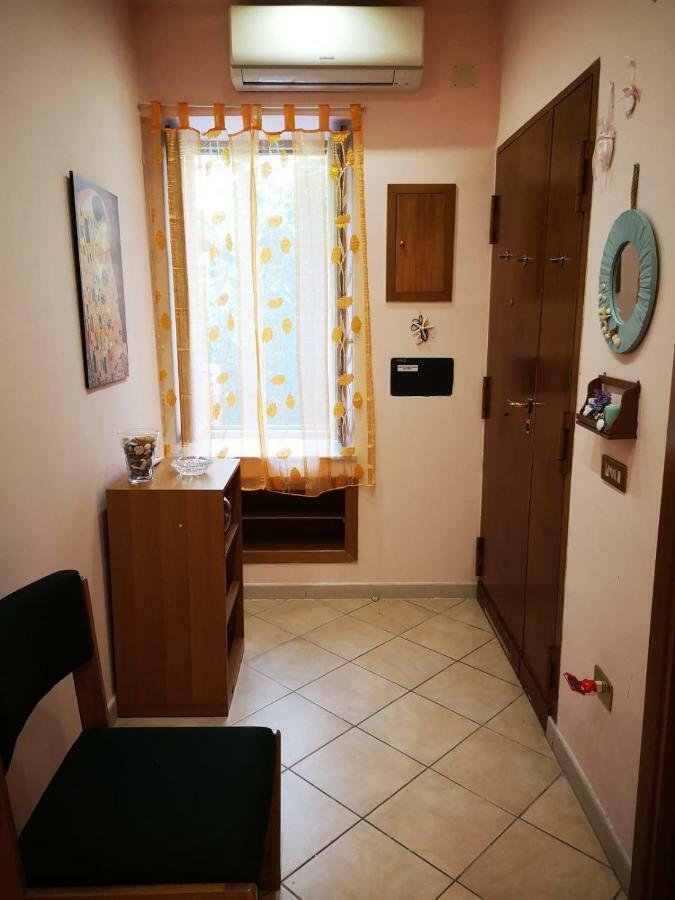 Charming Vomero Apartment เนเปิลส์ ภายนอก รูปภาพ