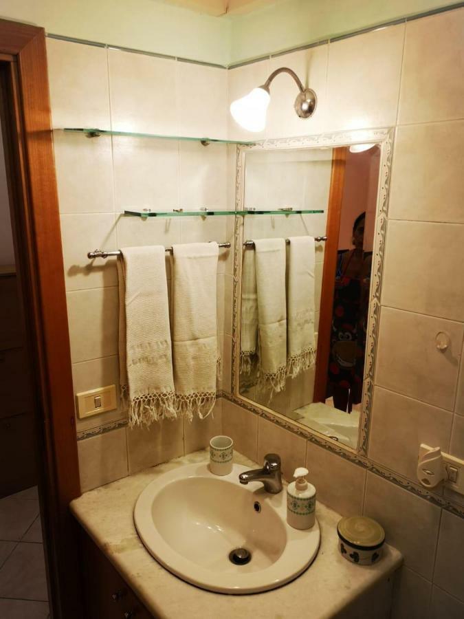 Charming Vomero Apartment เนเปิลส์ ภายนอก รูปภาพ